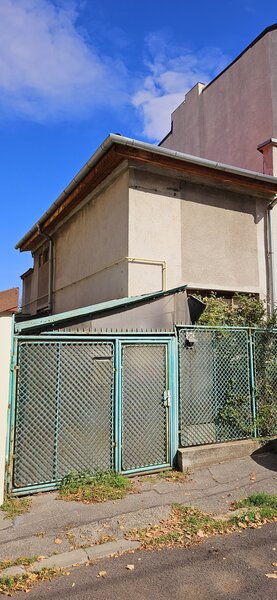Unirii, Zepter, casa individuala, singur in curte, P+M, caramida, libera